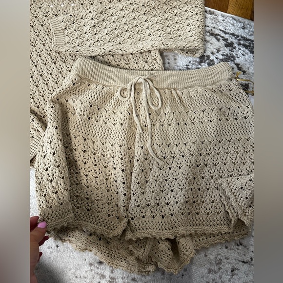 New✨Gorgeous ANTHRO KNIT SHORT SET - Picture 9 of 10